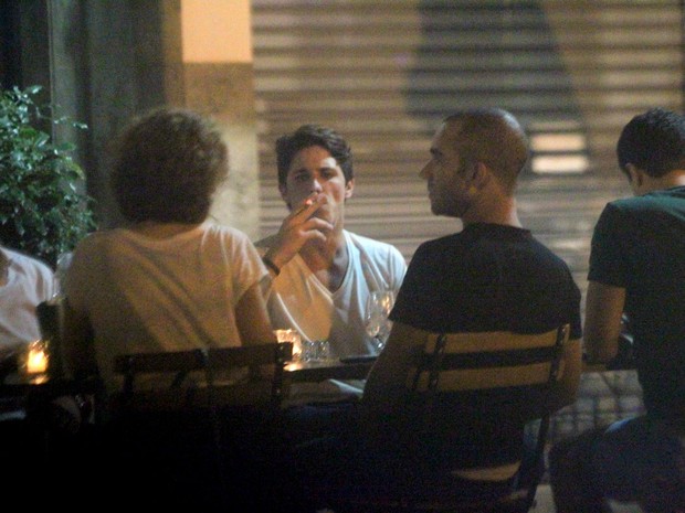 Rômulo Arantes Neto em bar na Zona Sul do Rio (Foto: Delson Silva/ Ag. News)