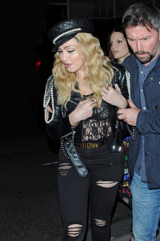 Madonna em Londres, na Inglaterra (Foto: AKM-GSI/ Agência)