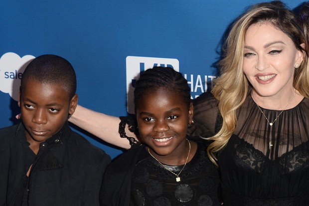 Já conhecida por ter um grande coração materno, Madonna é mãe de quatro filhos sendo dois adotivos do Malaw: David Banda e Mercy Hames (Foto: Agência Getty Images)