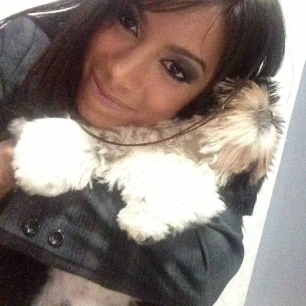 Anitta com seu cachorrinho de estimação (Foto: Instagram/ Reprodução)