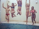 Anitta curte o domingo de sol e posta foto dando pulo na piscina