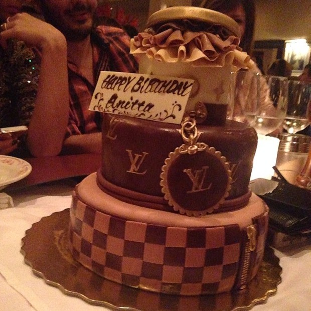 Bolo de aniversário da Anitta (Foto: Reprodução/Instagram)