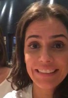 Camila Queiroz ganha elogio de Deborah Secco: 'Mamãe babando'