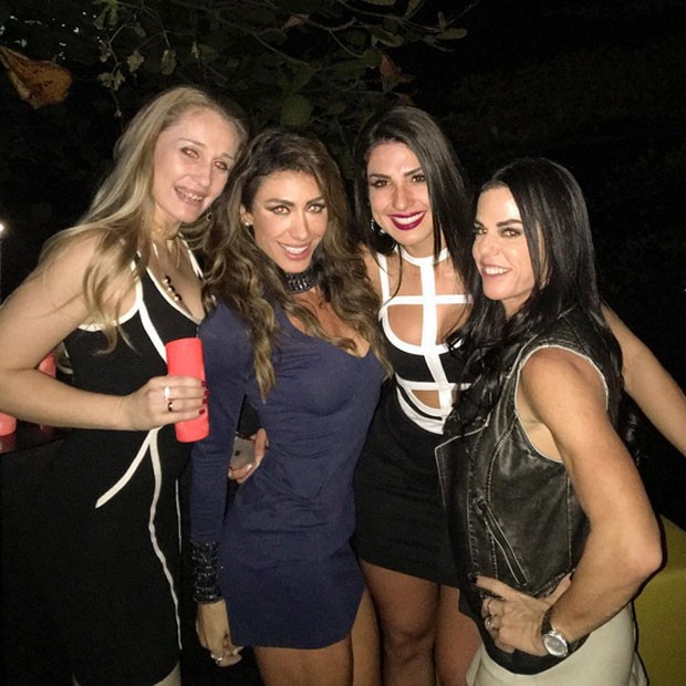 Ex-BBB Jaque Khury curte festa com amigas no Rio (Foto: Instagram/ Reprodução)