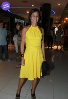 Look do dia: Andréa Beltrão aposta em tubinho amarelo e ressalta bronzeado