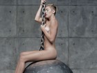 Miley Cyrus aparece nua em clipe de 'Wrecking Ball'