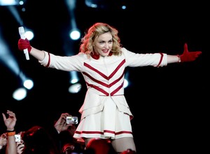 Madonna se apresenta no estádio Olímpico, em Porto Alegre (Foto: Francisco Cepeda/ Ag. News)