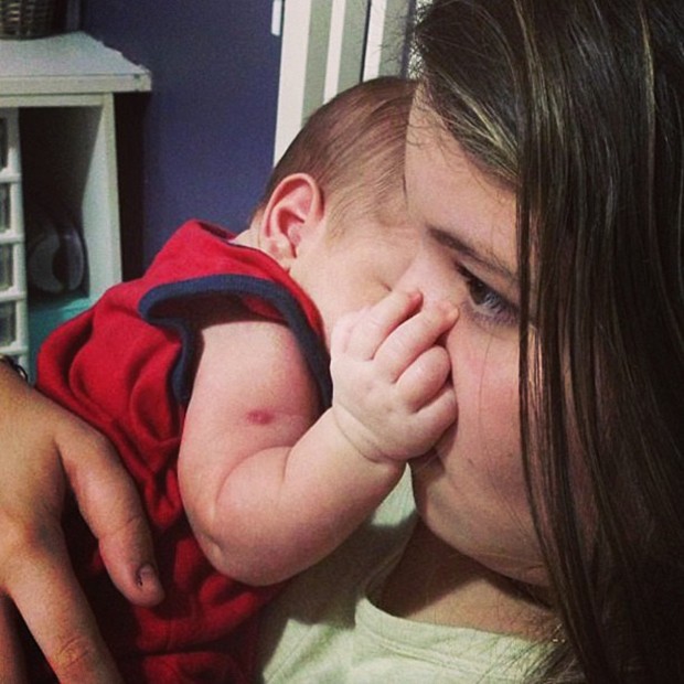 Antônia, filha de Cristiana Oliveira, e o filho (Foto: Instagram / Reprodução)