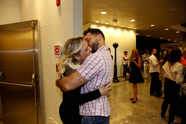 Nathalia Rodrigues e namorado (Foto: Marcos Ribas/Brazil News)