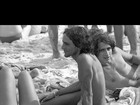 Caetano posta imagem dos anos 1970 após polêmica com foto de cueca 