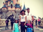 Paula Morais posta foto de viagem à Disney com Ronaldo e enteadas