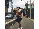 Ainda no clima do carnaval, Bruna Marquezine posta foto de bailarina