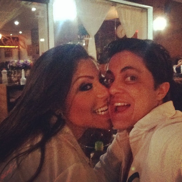 Thammy Miranda e a namorada, Andressa Ferreira, em restaurante em São Paulo (Foto: Instagram/ Reprodução)