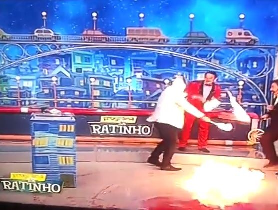 Luis Ricardo pega fogo no Ratinho (Foto: Reprodução / Youtube)