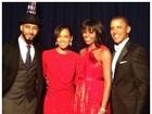 Alicia Keys posa com família Obama: 'Ontem foi espetacular!'