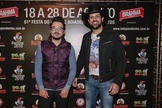 Fernando e Sorocaba em show em São Paulo (Foto: Rafael Cusato/ Brazil News)