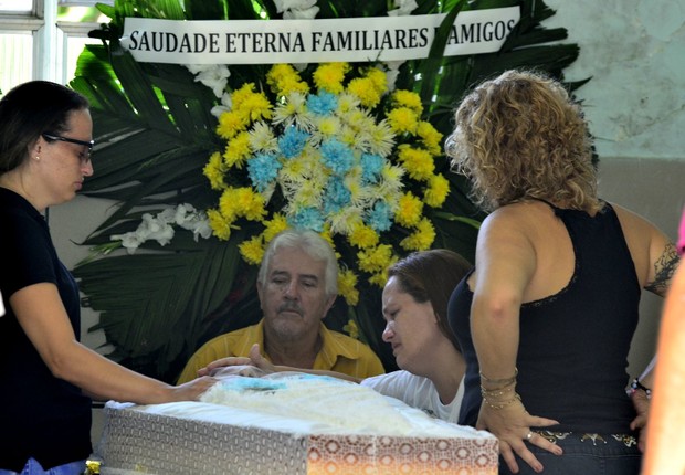 Velório do Russo, em Duque de Caxias, na Baixada Fluminense (Foto: Roberto Teixeira/EGO)