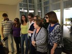 Família de Paulo Goulart recebe imprensa na porta de hospital