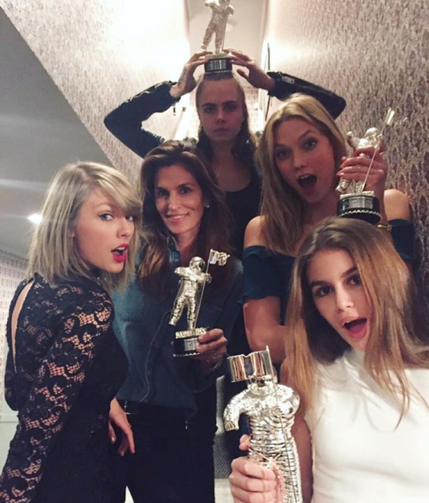 Taylor Swift, Cindy Crawford, Cara Delevingne, Karlie Kloss e Kaia Gerber (Foto: Reprodução / Instagram)