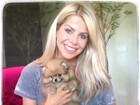 Karina Bacchi adota novo cachorrinho e mostra em rede social
