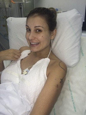 Andressa Urach durante internação no hospital Conceição, em Porto Alegre (Foto: Grosby Group/ Agência)