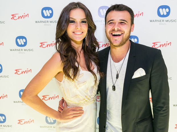 Melissa Gurgel, a Miss Brasil 2014, e o cantor russo Emin Agalarov em show na Zona Sul do Rio (Foto: Bruno Ryfer/ Trezze Imagens/ Divulgação)