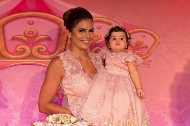 Raíssa Machado e a filha, Nicole (Foto: Alê Gomes  e Monica Marinho/Divulgação)