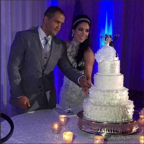 O bolo dos noivos não era fit (Foto: Reprodução/Instagram)