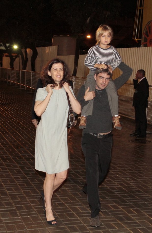 Fernanda Torres e família vão a inauguração do museu MAR (Foto: Isac Luz / EGO)