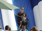 Heidi Klum volta a ser criança em parque de diversões 