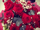 No Dia dos Namorados, Bruna Marquezine recebe flores