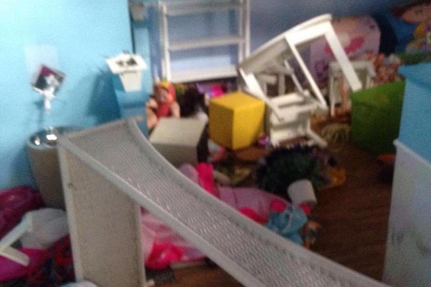 Registro compartilhado por Xuxa na web mostrando os danos em sua fundação (Foto: Reprodução/Instagram)