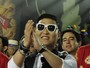 Depois de bombar em Salvador, Psy curte carnaval na Sapucaí