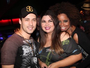 Rodrigo Andrade, Fabiana Karla e Adriana Bombom (Foto: Claudio Andrade / Foto Rio News)