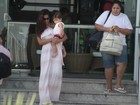 Juliana Paes passeia com o filho no Rio de Janeiro