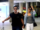 Sophie Charlotte e Daniel Oliveira desembarcam no Rio de mãos dadas