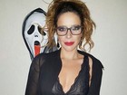 Renata Dominguez usa fantasia sexy em festa de Halloween