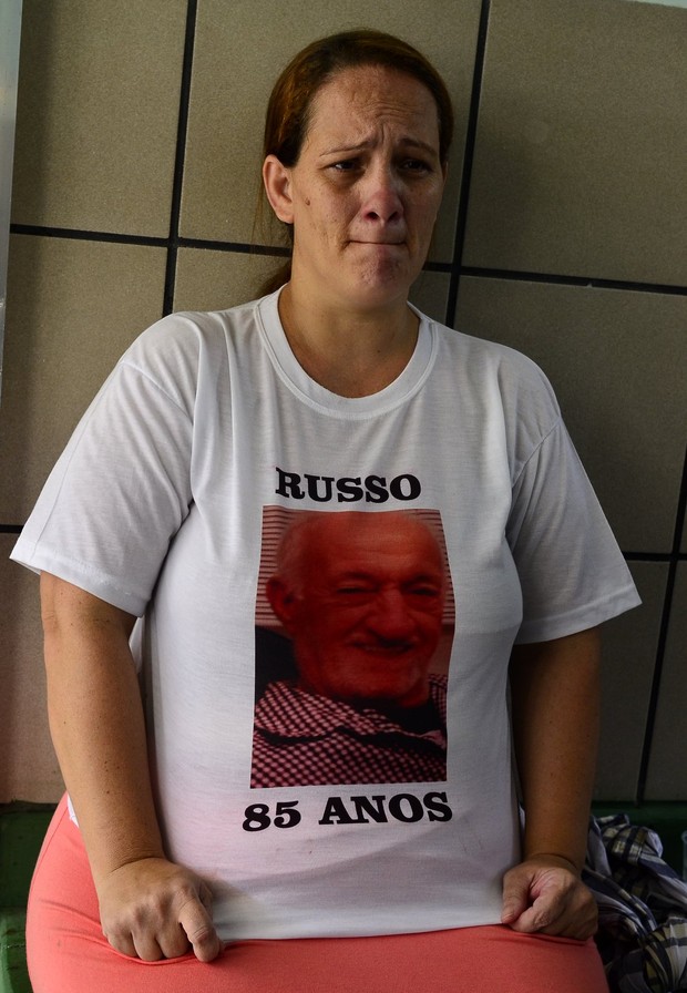 Fernanda Santos, filha, vélório de Russo (Foto: Roberto Teixeira / EGO)