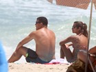 Ronaldo e Paula Morais jogam futevôlei e curtem praia do Leblon, no Rio