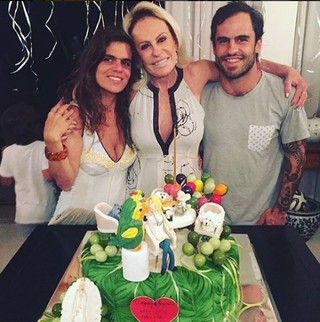 Ana Maria Braga com os filhos Mariana e Pedro (Foto: Reprodução/Instagram)
