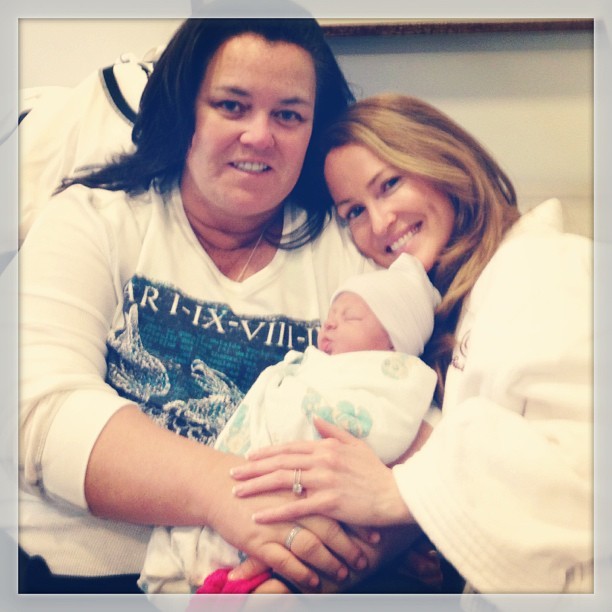 Rosie O'Donnell e a mulher, Michelle, com a filha (Foto: Instagram / Reprodução)