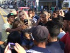 Com look sexy, Fernanda Lacerda causa tumulto em São Paulo 