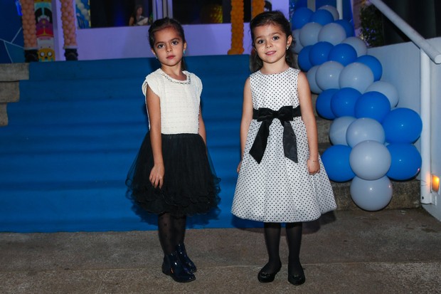 Isabella e Helena, filhas de Luciano Camargo (Foto: Manuela Scarpa / Photo Rio News)