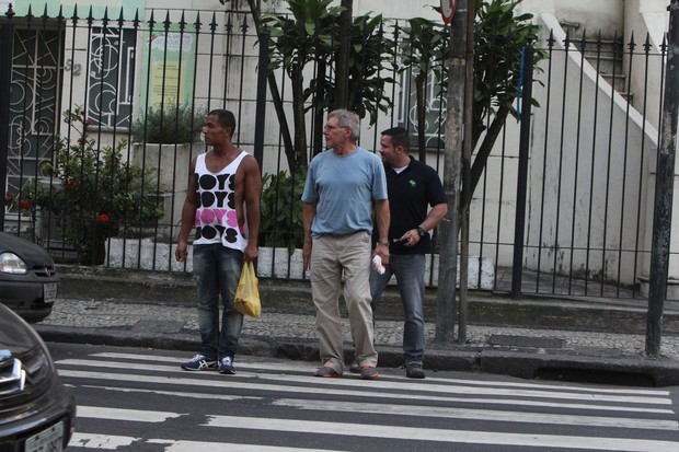 Harrison Ford faz compras em loja de Copacabana (Foto: Delson Silva / AgNews)