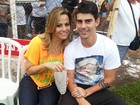 Após a morte do pai, Viviane Araújo  vai com o noivo a futebol solidário