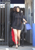 Look do dia: Kylie Jenner aposta em pretinho básico supersexy em passeio