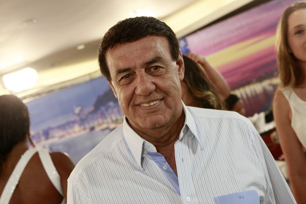 Jorge Perligeiro, apresentador do programa Samba de Primeira (Foto: Isac Luz/EGO)