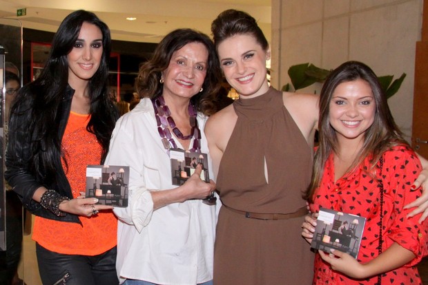 Marina Elali, Rosamaria Murtinho, Alessandra Maestrini e Poliana Aleixo em lançamento de CD no Rio (Foto: Alex Palarea/ Ag. News)