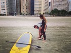  Rafaella Santos, irmã de Neymar, tem aulas de stand up paddle