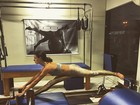 Isis Valverde mostra elasticidade e boa forma em aula de pilates: 'Vício'